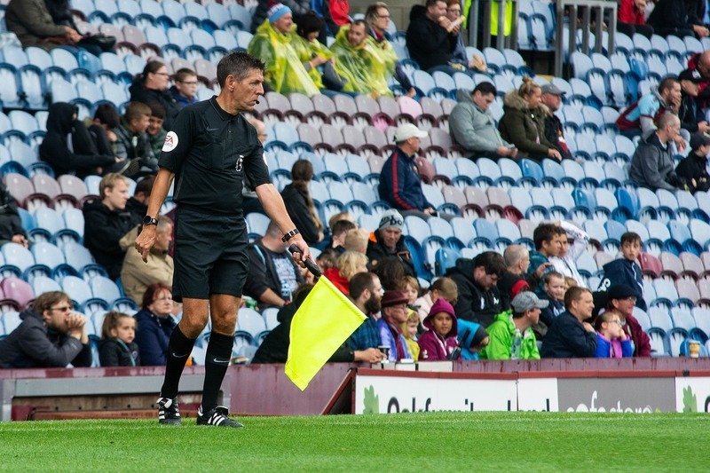 linesman-3575425_1280.jpg